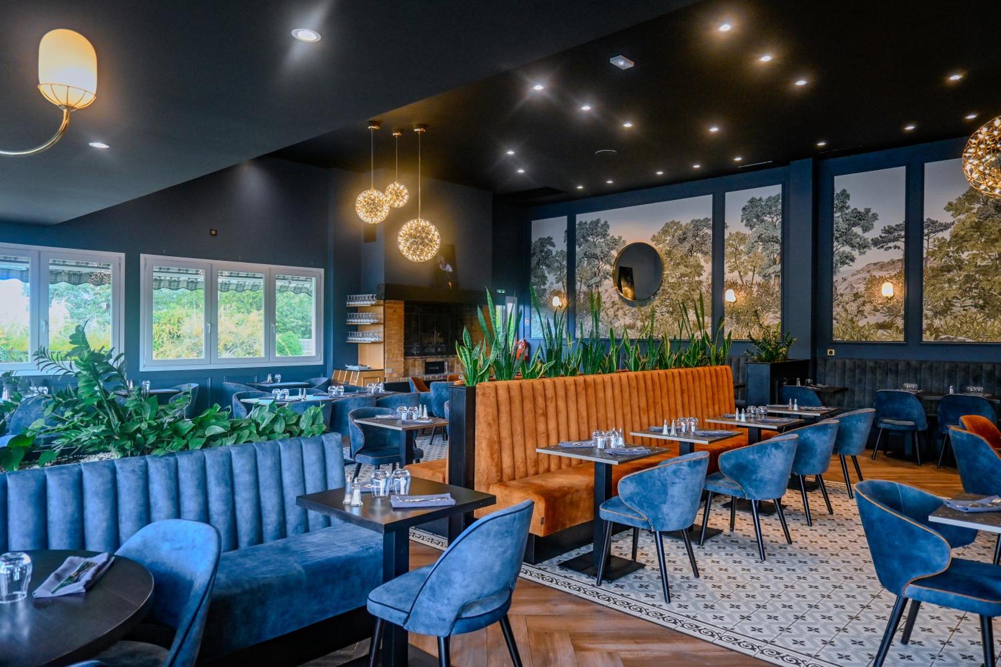 אגנץ Logis Clermotel - Hotel & Restaurant מראה חיצוני תמונה