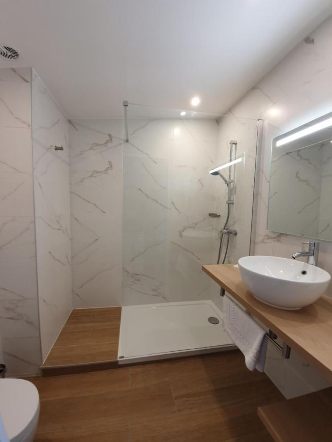 אגנץ Logis Clermotel - Hotel & Restaurant מראה חיצוני תמונה